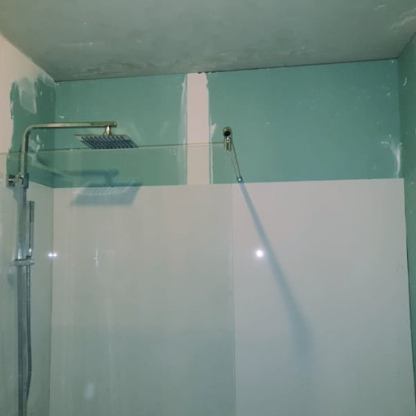 Dichtsmeren gyproc in douche badkamer